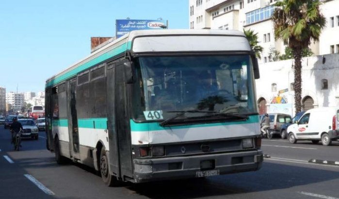 Bus in Marokko rijdt met opzet op menigte in