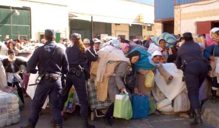 Politieagent krijgt messteek aan grens Melilla