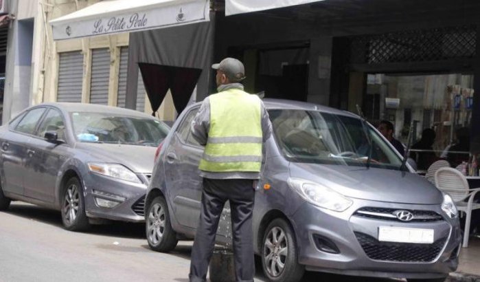 Parkeerwachters in Tanger terroriseren bezoekers