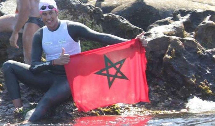 Marokkaan Hassan Baraka zwemt Bosporus over