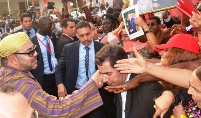 Kleine Hamza wacht uren tevergeefs om Mohammed VI te zien