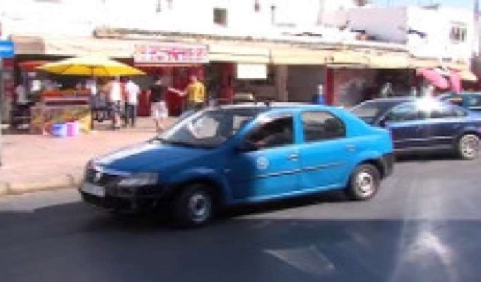 Taxichauffeur in Marokko tijdens Ramadan