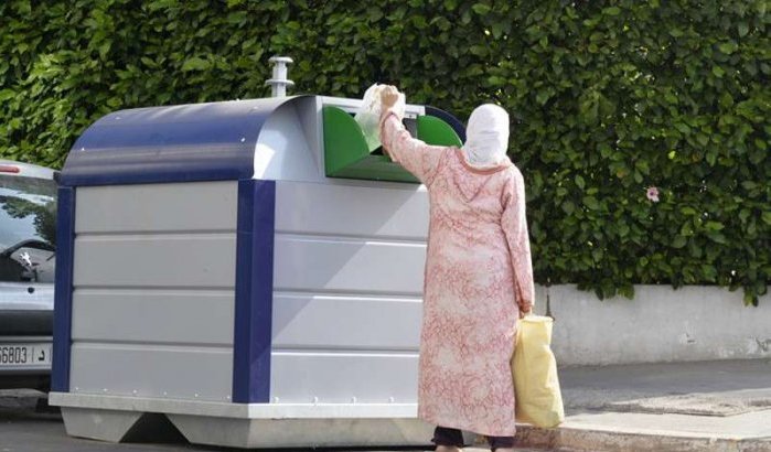 Casablanca plaatst 8000 dure vuilcontainers, vandalen vernielen ze
