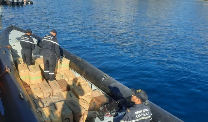 Marokkaanse marine onderschept vijf ton hasj voor kust Al Hoceima