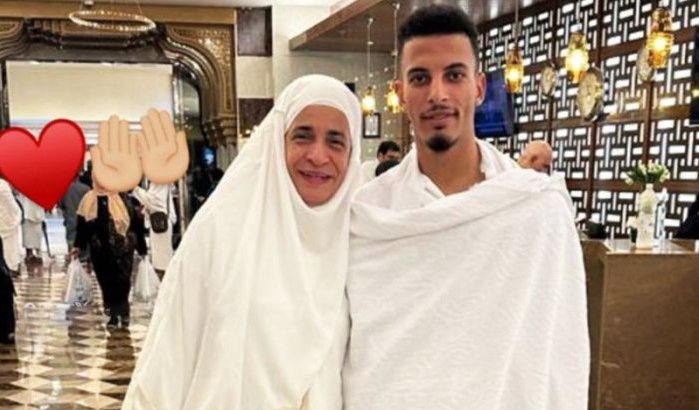 Azeddine Ounahi met moeder in Mekka (foto)