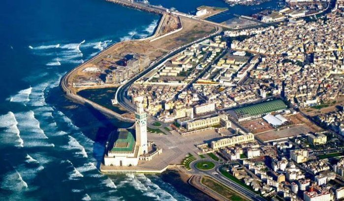 Casablanca vanuit de lucht gezien (video)