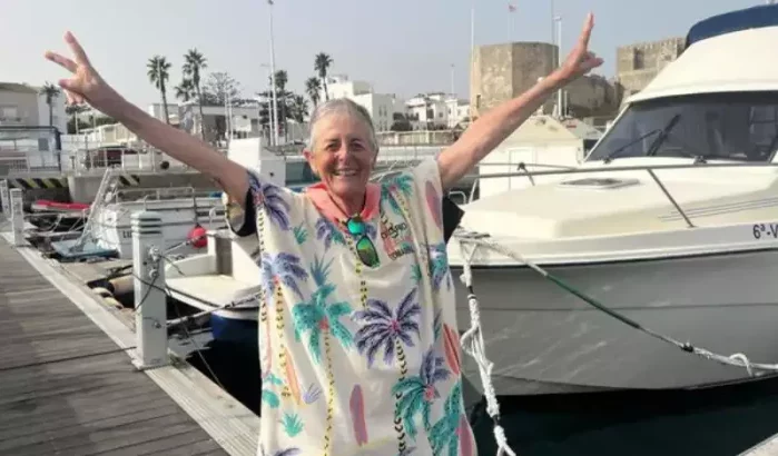 Record verbroken: 77-Jarige vrouw zwemt Straat van Gibraltar over
