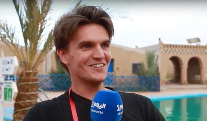 Amerikaan vertelt in het Darija over zijn aankomst in Marokko (video)