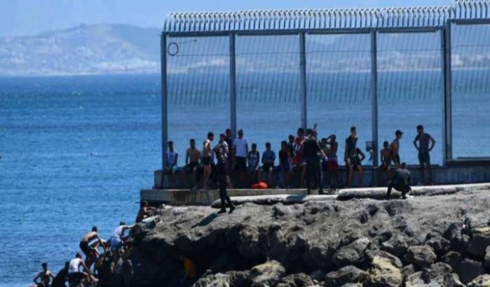 Ruim 5000 Marokkaanse migranten bereiken Spaanse enclave Sebta