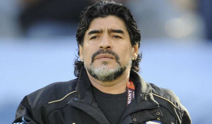 Diego Maradona speelt voetbalwedstrijd in Marokko