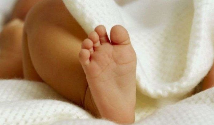 Spanje: Marokkaanse steekt baby enkele uren na bevalling dood