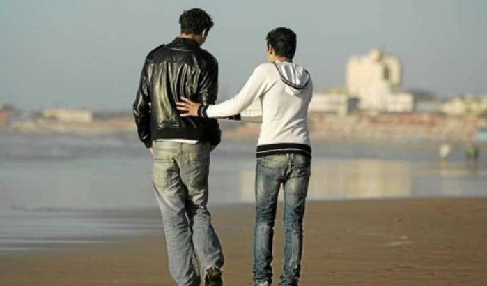 Marokkaans homokoppel opgepakt na kussen bij Hassantoren