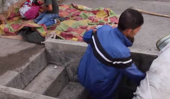 Gezin in Tanger woont in « hol » onder kerk (video)