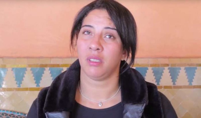 Marokkaanse actrice vertelt hoe ze als sigarettenverkoopster eindigde (video)