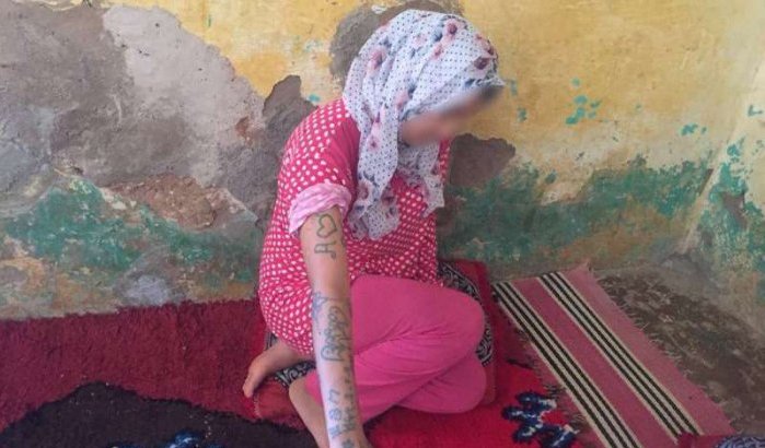 Marokko: door verkrachters getatoueerde Khadija cel in
