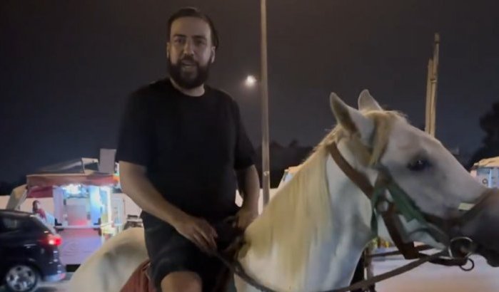 Slakken en paardrijden: French Montana herontdekt Casablanca (video)