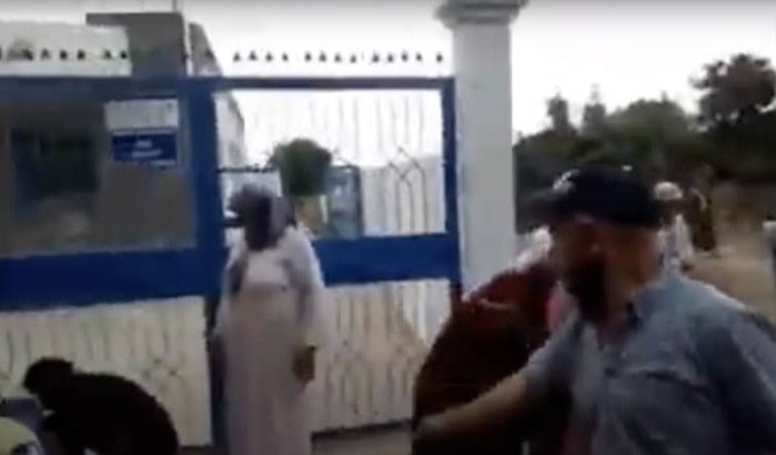 Marokko: geen artsen aanwezig, baby gestikt in druivenpit (video)
