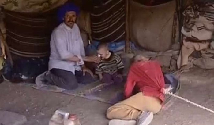Zusters sinds geboorte vastgebonden in Marokko (video)
