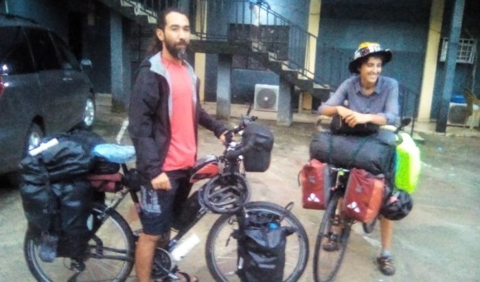 Huwelijksreis: Marokkaans-Tunesisch koppel fiets door Afrika