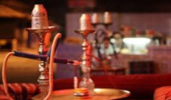 Vrouw in Casablanca laat baby achter in auto om shisha te roken