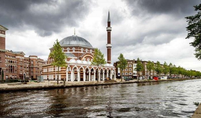 Moskeeën Amsterdam bidden voor burgemeester Van der Laan