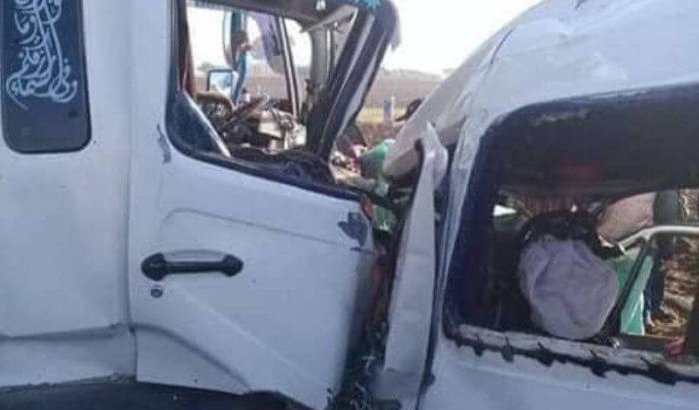 Marokko: 14 doden bij zwaar verkeersongeval in Moulay Bousselham (foto's)