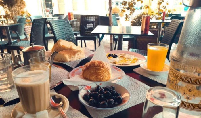 Vrijgezellen niet welkom in cafés Nador