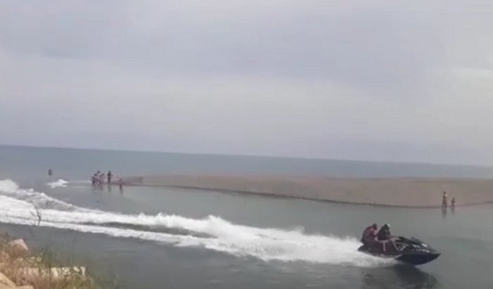 Marokkanen provoceren politie Sebta (video)