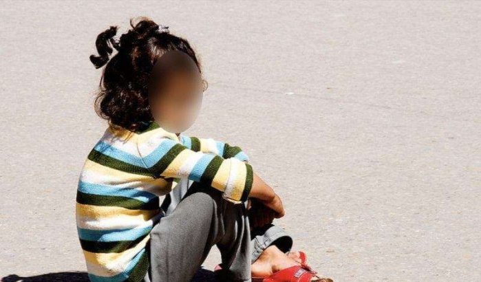 Marokko: man verbrandt geslachtsdelen dochtertje (7) om haar "op te voeden"