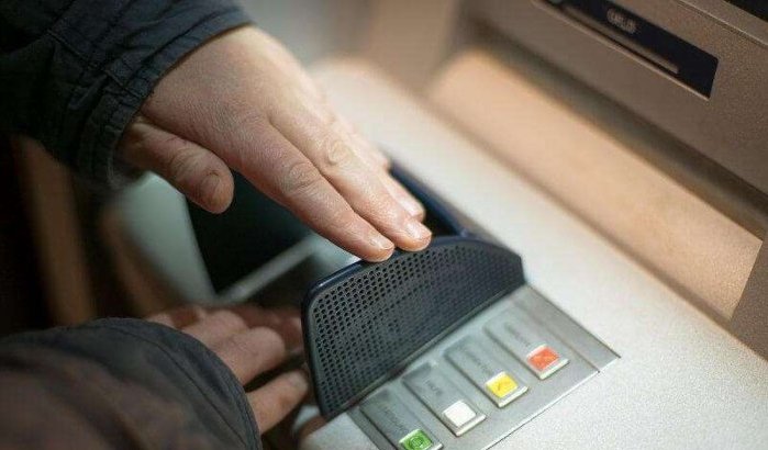 Marokko: kind (10) steelt 360.000 dirham in bankagentschap