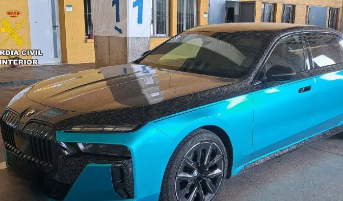 Gestolen BMW van bijna twee ton bij Marokkaanse grens onderschept