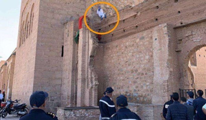 Marrakech: man probeert zelfmoord te plegen door van moskee te springen (video)