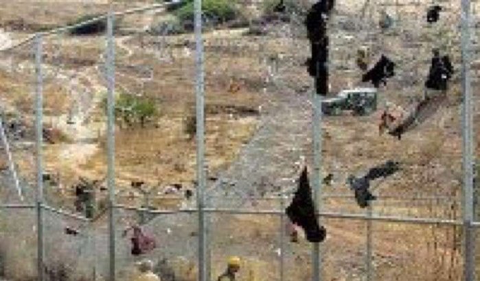 400 sub-Sahara migranten bestormen grens Melilla 