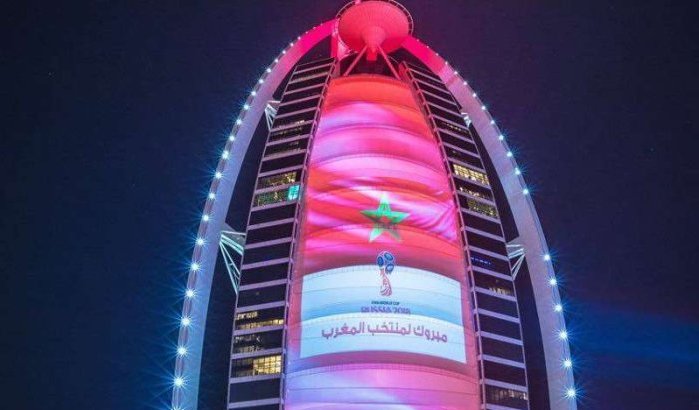 Burj Al Arab in Dubaï met Marokkaanse kleuren (foto's)