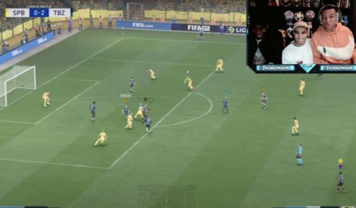 Kylian Mbappé leert Achraf Hakimi lesje