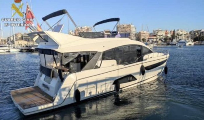 Spanje: plezierboot onderschept met 810 kilo Marokkaanse hasj