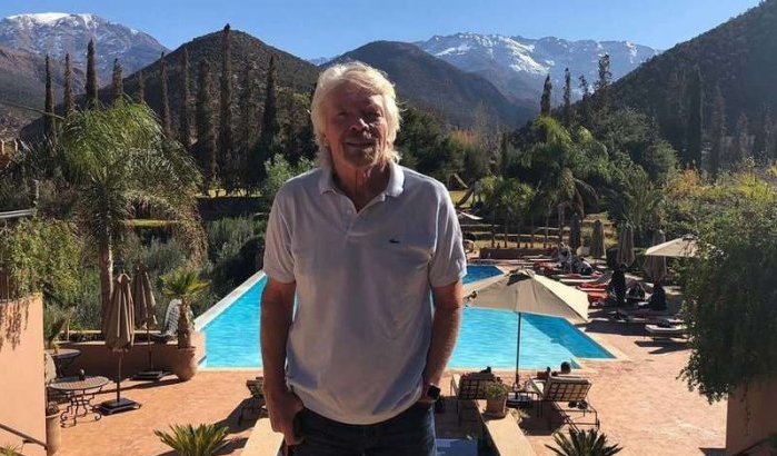Miljardair Richard Branson krijgt levensles van Marokkaanse taxichauffeur
