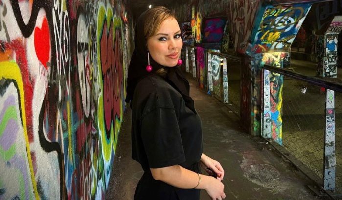 Loubna Khalkhali mag geen hoofddoek dragen van VRT