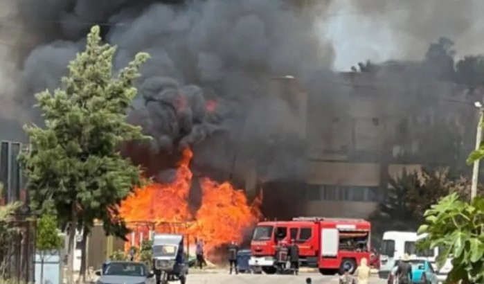 Winkelstraat verwoest door brand in Tanger