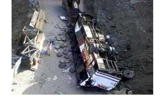 Bus stort in ravijn in Errachidia, 2 doden en 22 gewonden