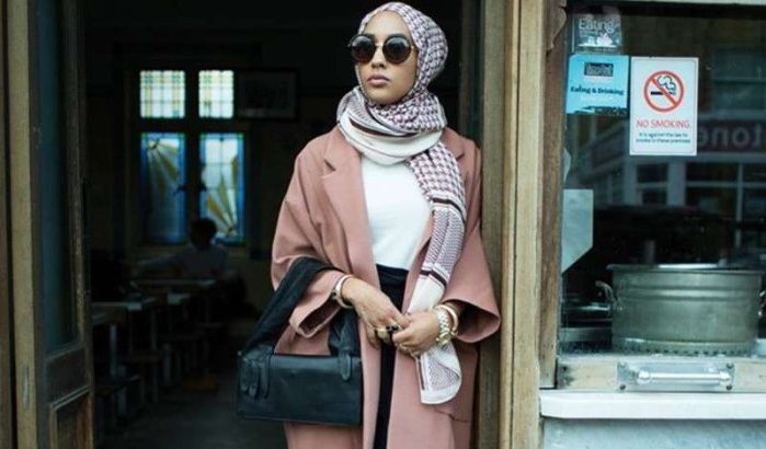 Primeur: vrouw met hoofddoek in nieuwe catalogus H&M 