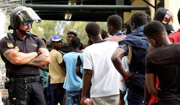 Sebta: agenten met zuur aangevallen door migranten