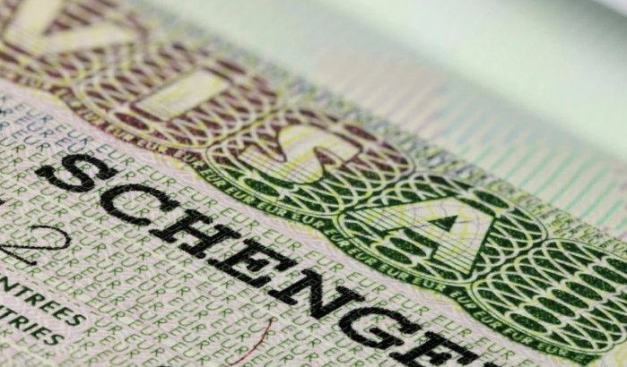 Marokkaanse streamer neemt het op tegen visum-maffia