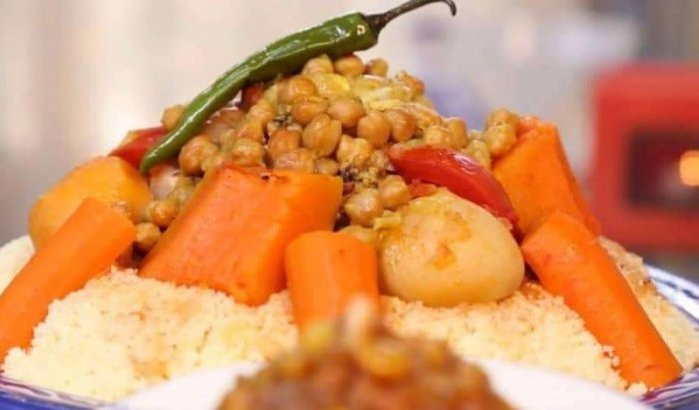 Marokkaanse couscous en sardines op Israëlische tafels