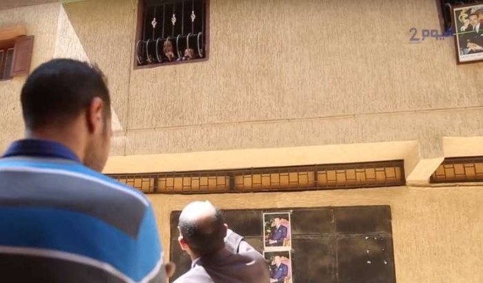 Zoon wil eigen vader op straat zetten in Marokko (video)