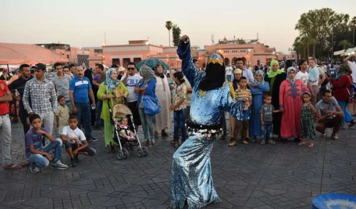 Said, danseres op het Djemaa El Fna plein in Marrakech