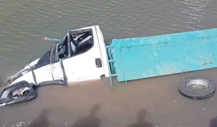 Vrachtwagen valt in meer Bin El-Ouidane, twee doden (video)