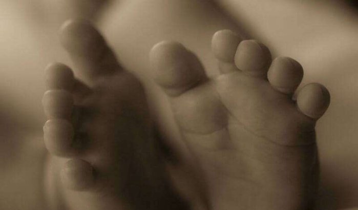 Vader hysterisch na dood baby in Fez, ziekenhuis reageert