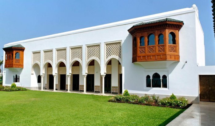Koning Mohammed VI reikt hand uit, Algiers knapt ambassade in Rabat op