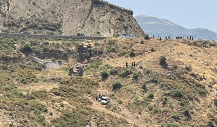 Auto over de kop op 'dodenweg' tussen Tetouan en Al Hoceima